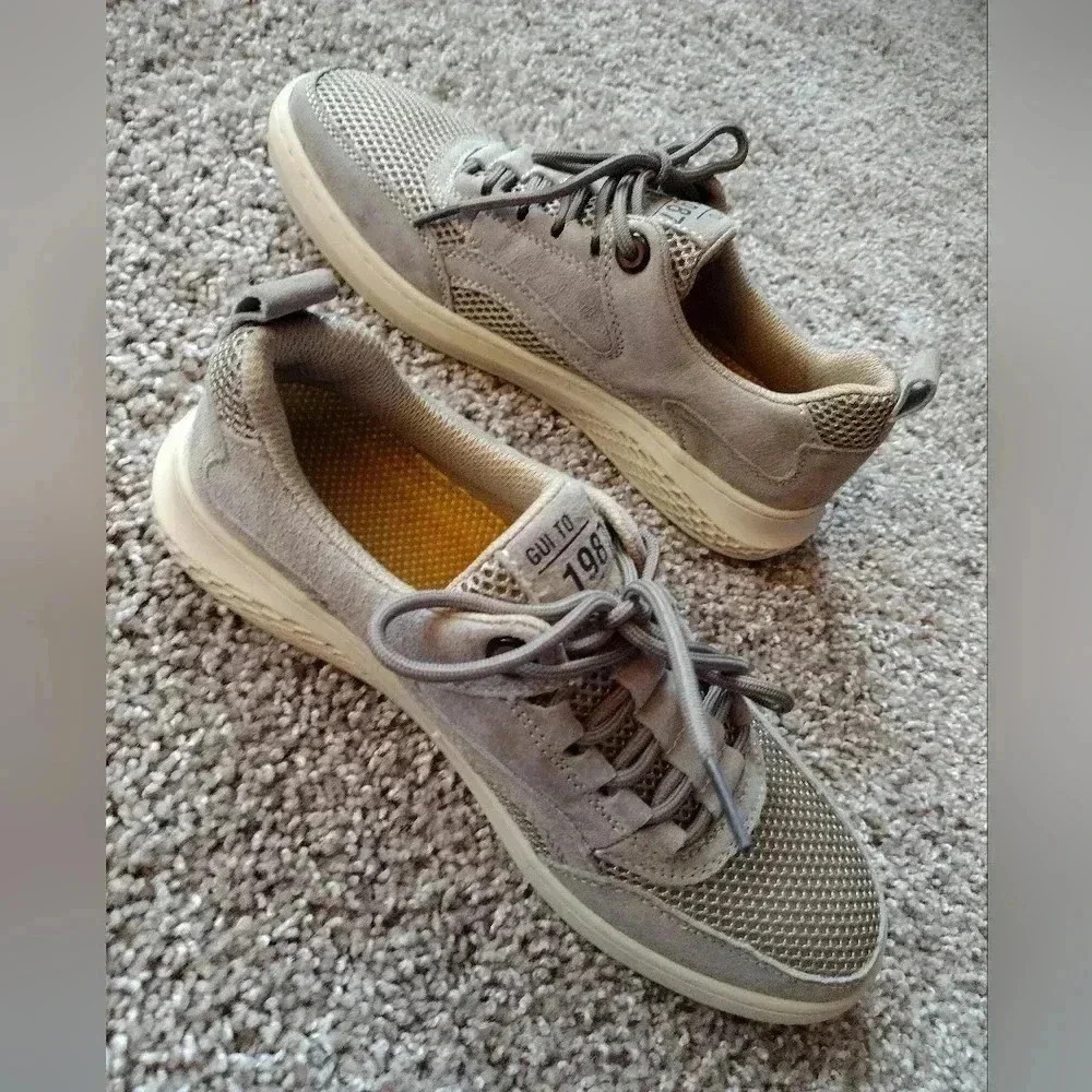 Momeca Casual Outdoor walking and adventure Sneakers NWOT